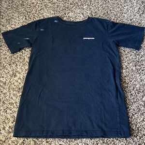 Patagonia navy blue tee